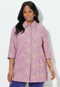 Короткое пальто Короткое пальто