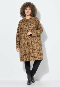 Шерстяное пальто Шерстяное пальто