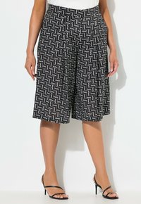 Шорты Шорты