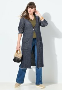 Длинный кардиган Длинный кардиган