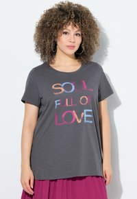 Футболка Футболка