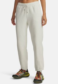 Спортивный костюм Спортивный костюм