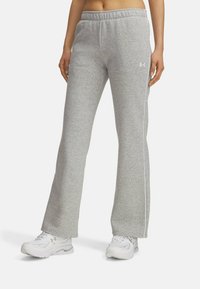 Спортивный костюм Спортивный костюм