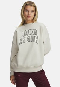 Спортивная толстовка Спортивная толстовка