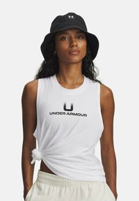 Спортивный топ Спортивный топ