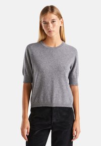 Футболка Футболка