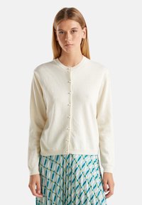 Вязаная кофта Вязаная кофта