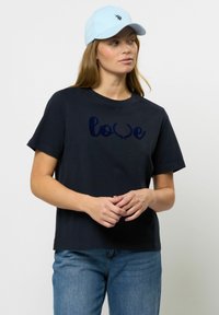 Футболка Футболка