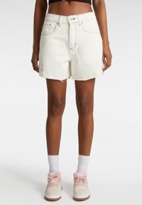 Джинсовые шорты Джинсовые шорты