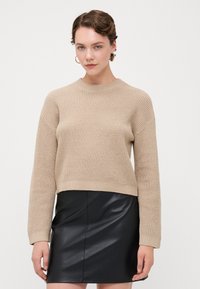 Пуловер Пуловер