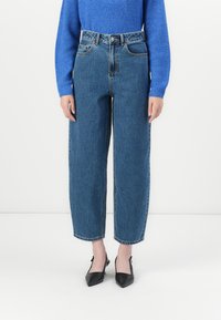 Джинсы Джинсы