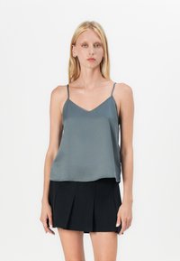 Топ на бретельках Топ на бретельках