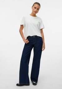 Прямые джинсы Прямые джинсы