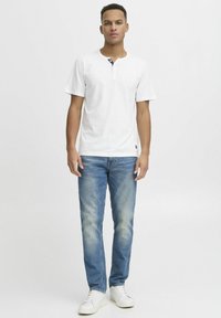 Футболка Футболка