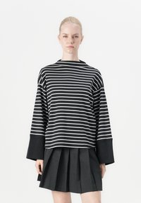 Толстовка Толстовка