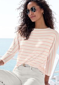 Пуловер с рукавом три четверти Пуловер с рукавом три четверти