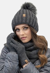 Перчатки Перчатки