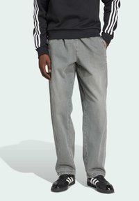 Прямые джинсы Прямые джинсы