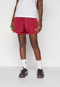 Шорты Шорты