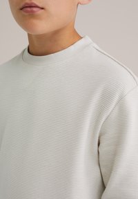 Лонгслив Лонгслив