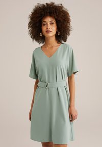 Короткое платье Короткое платье