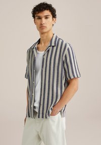 Рубашка с коротким рукавом Рубашка с коротким рукавом