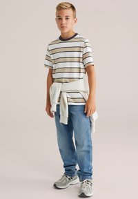 Джинсы Джинсы