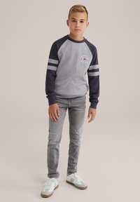 Джинсы Джинсы