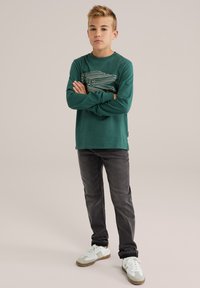 Лонгслив Лонгслив