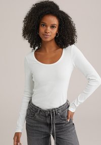 Лонгслив Лонгслив