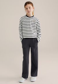 Лонгслив Лонгслив