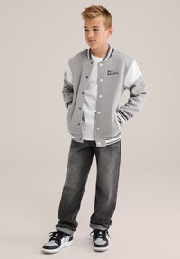 Джинсы Джинсы