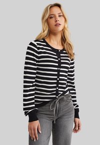 Жилет Жилет