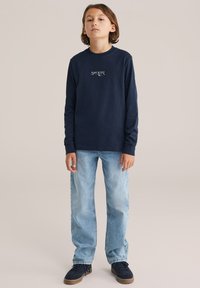 Лонгслив Лонгслив