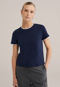 Футболка Футболка