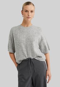 Пуловер с коротким рукавом Пуловер с коротким рукавом