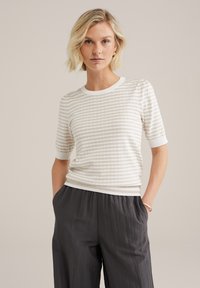 Футболка Футболка