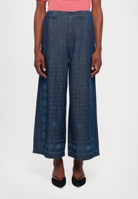 Джинсы Джинсы