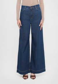 Джинсы Джинсы