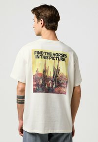 Футболка Футболка