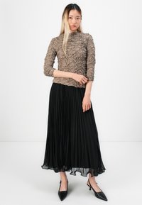 Блузка Блузка