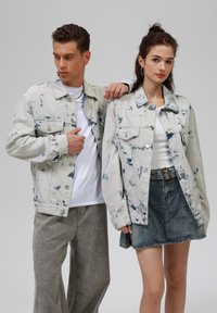 Джинсовая куртка Джинсовая куртка