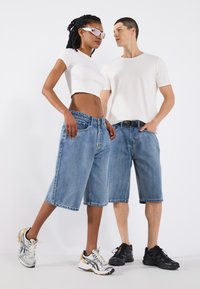 Широкие брюки Широкие брюки