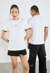 Футболка Футболка