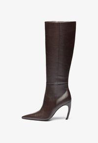 Высокие сапоги Высокие сапоги