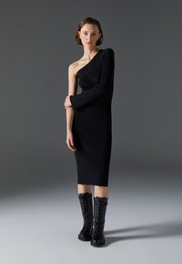 Вязаное платье Вязаное платье