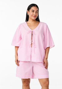 Шорты Шорты