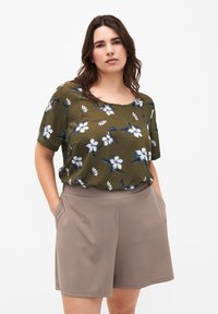 Шорты Шорты