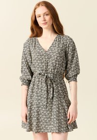 Короткое платье Короткое платье