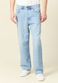 Прямые джинсы Прямые джинсы